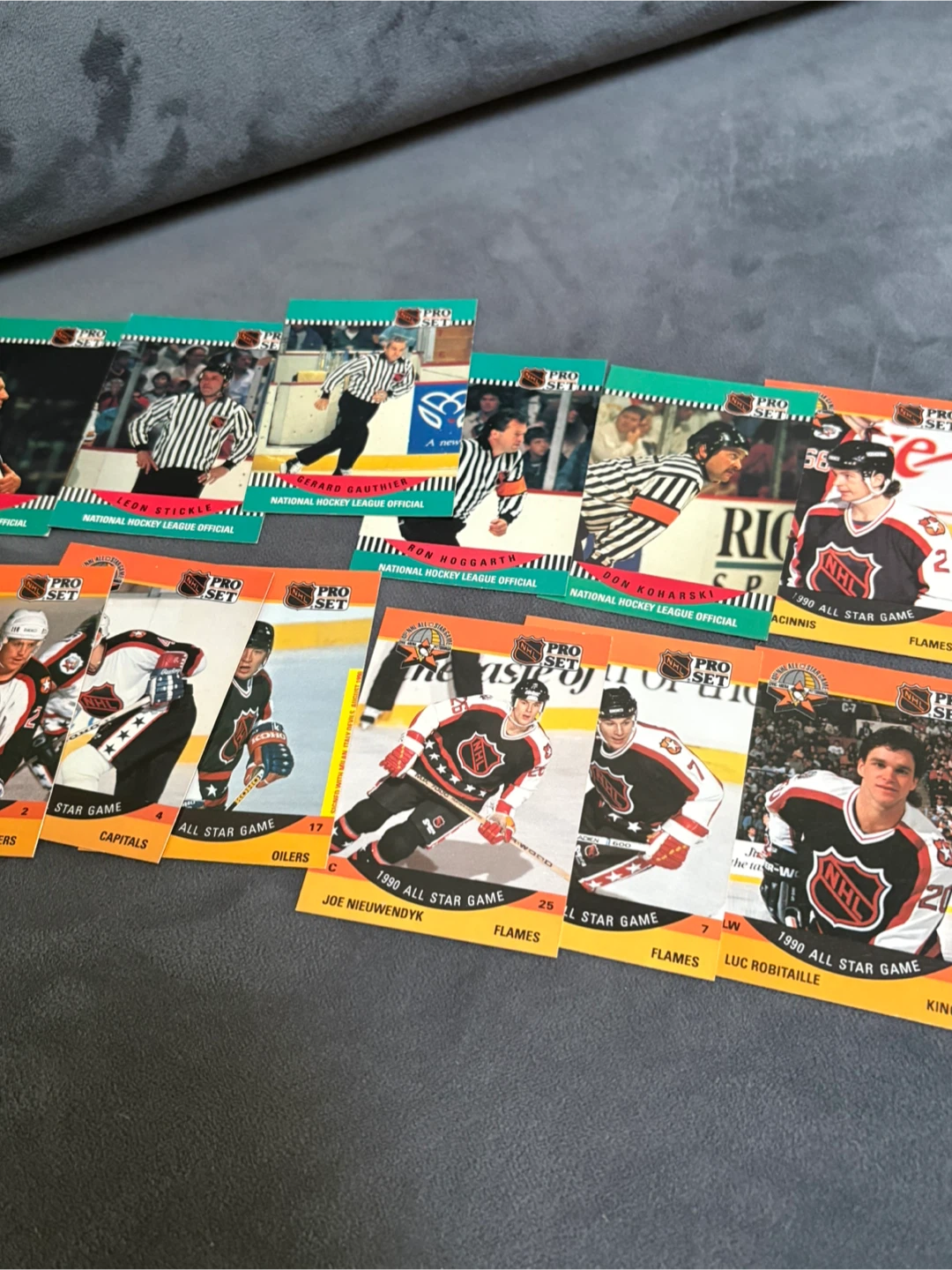 Baseball/Hockey card LOT 6-700 cards - photo 2