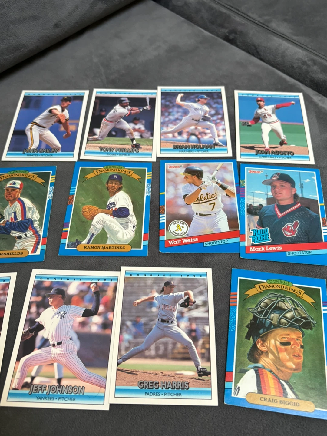 Baseball/Hockey card LOT 6-700 cards - photo 4