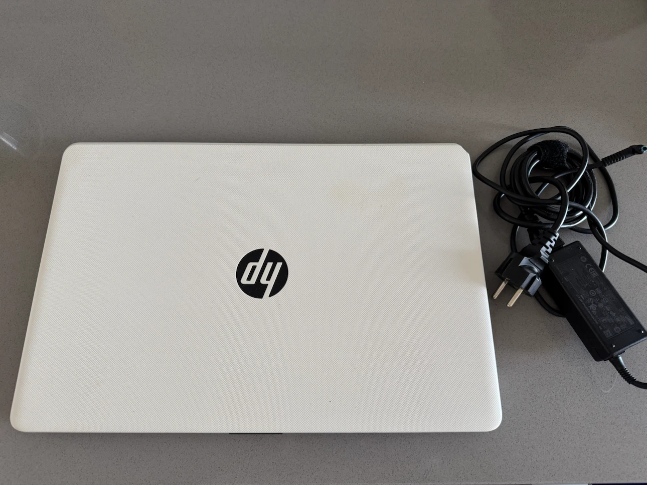 White HP Laptop with Charger