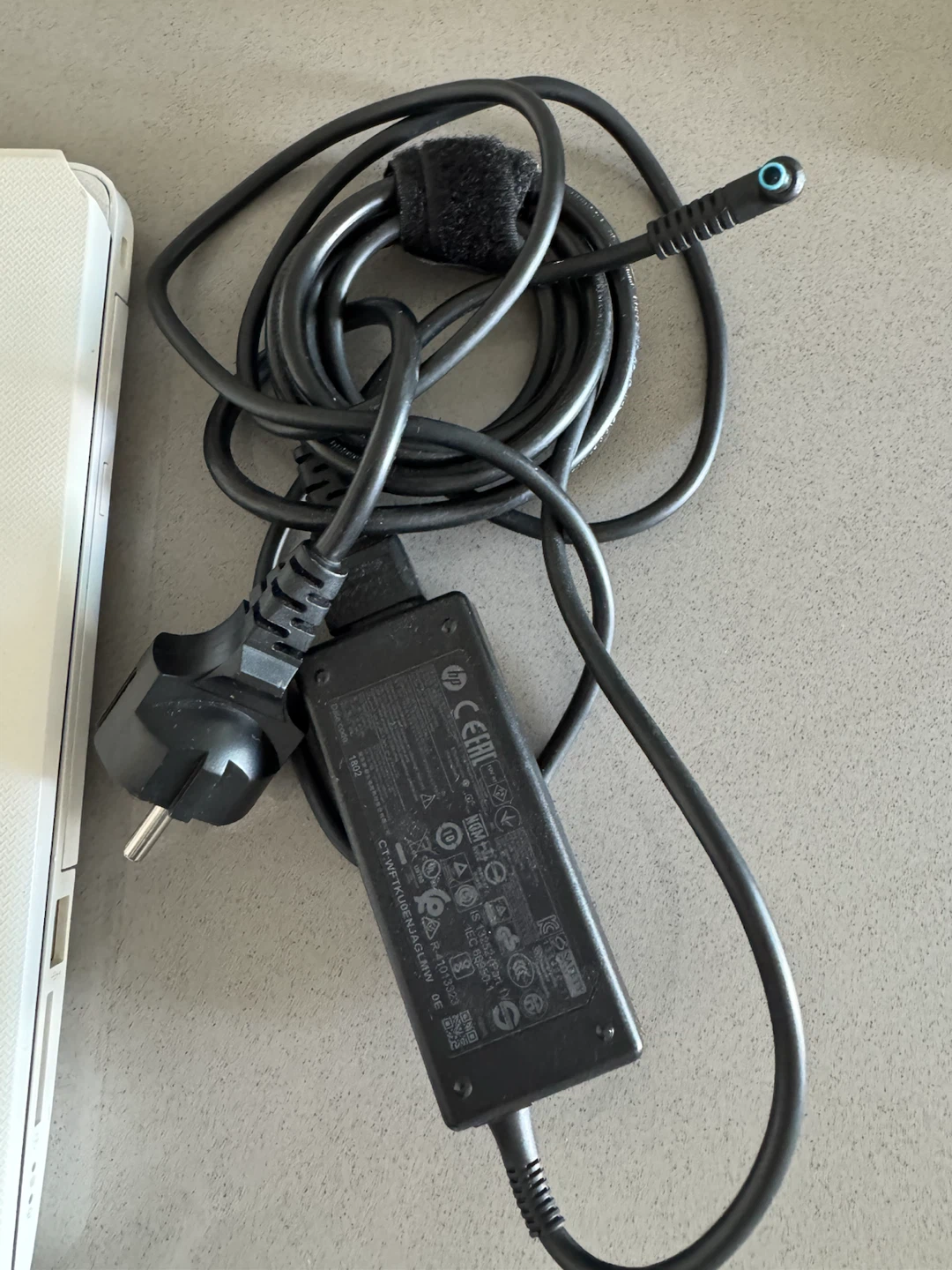 White HP Laptop with Charger - photo 4