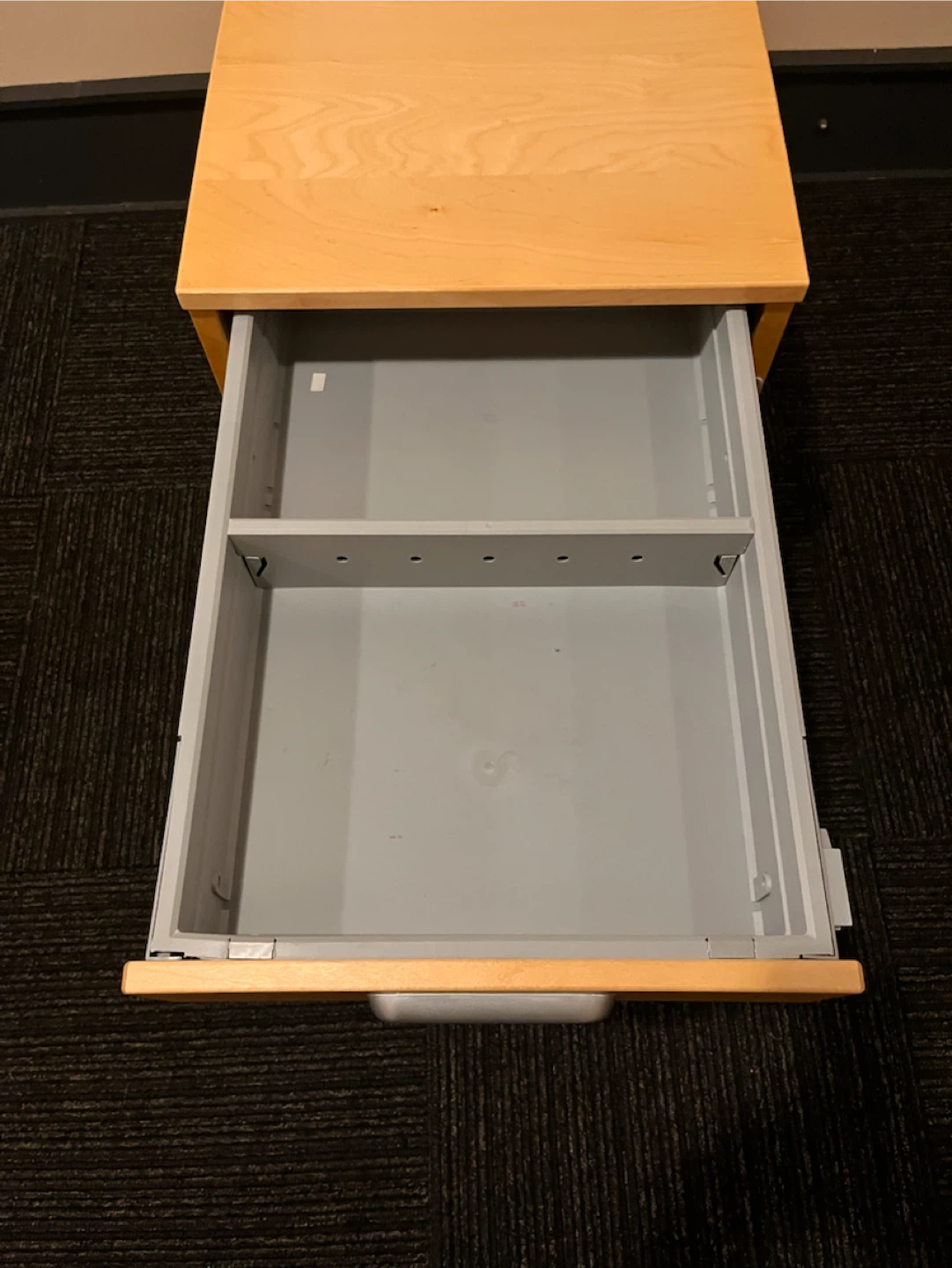 4 Drawer rolling cabinet - photo 3