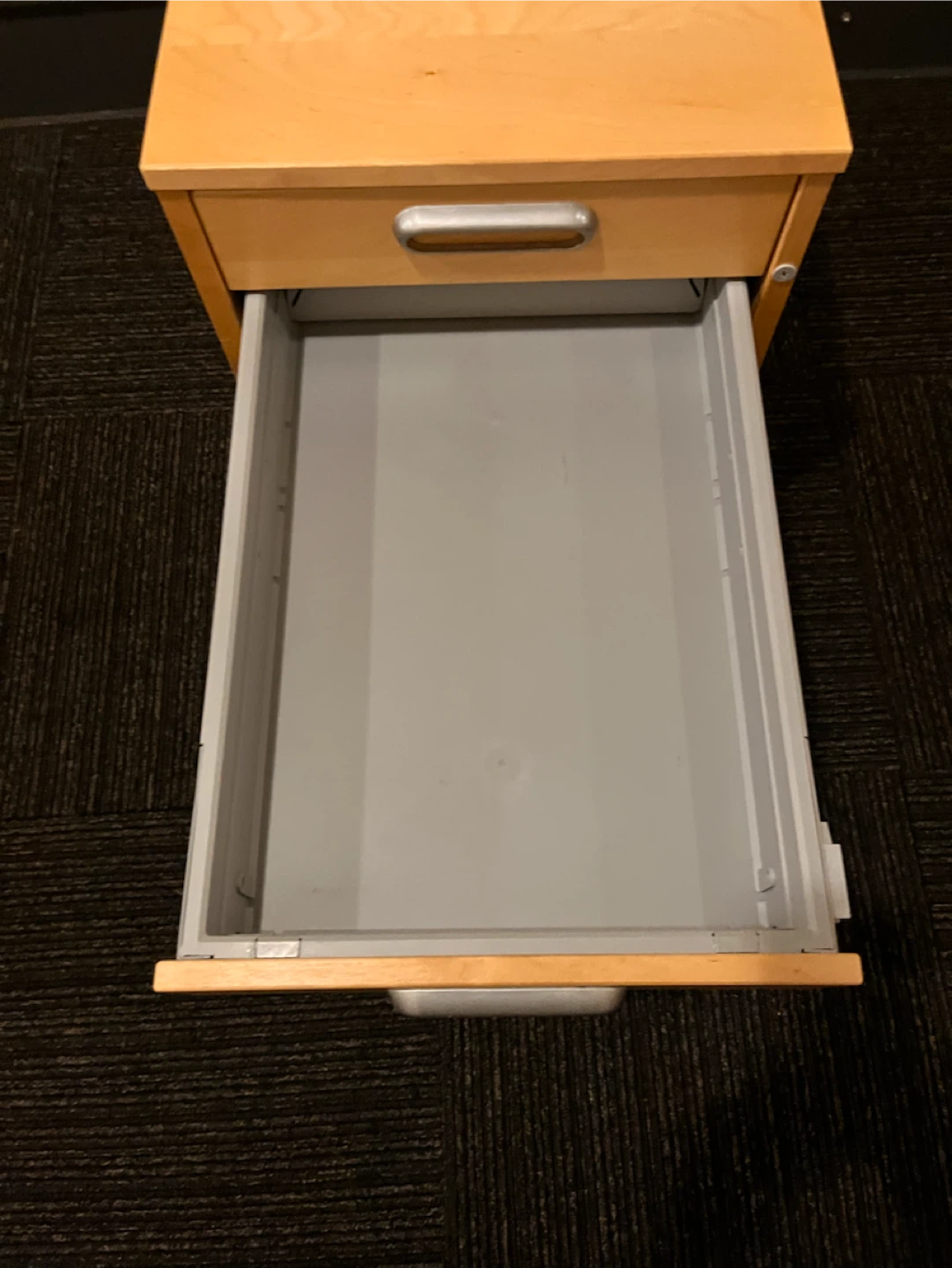 4 Drawer rolling cabinet - photo 4