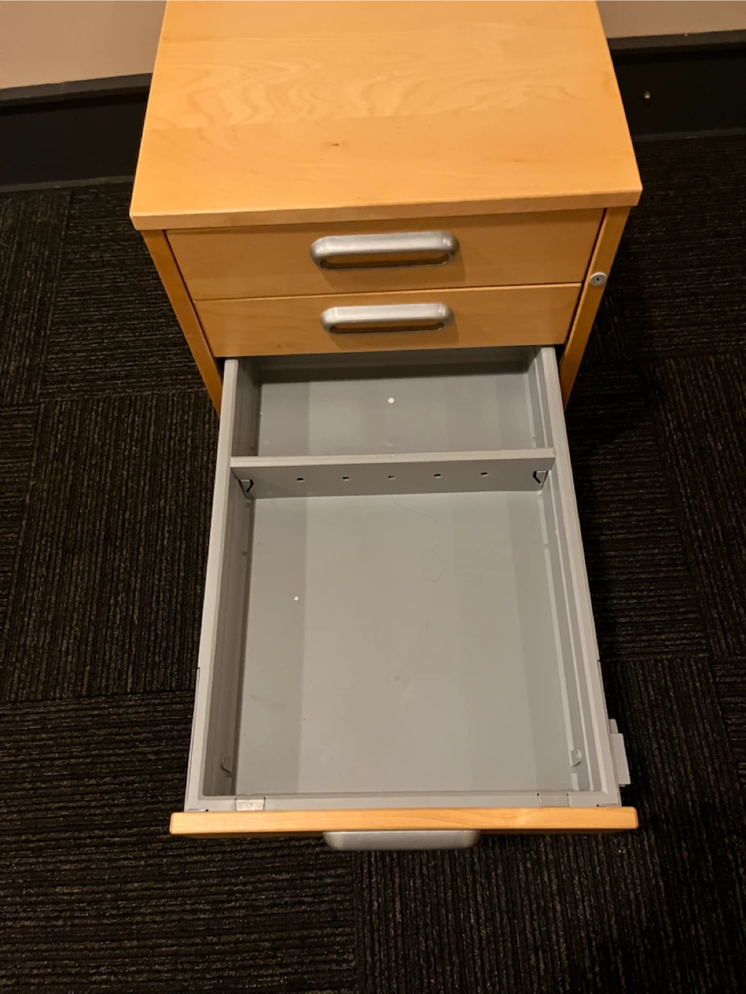 4 Drawer rolling cabinet - photo 5