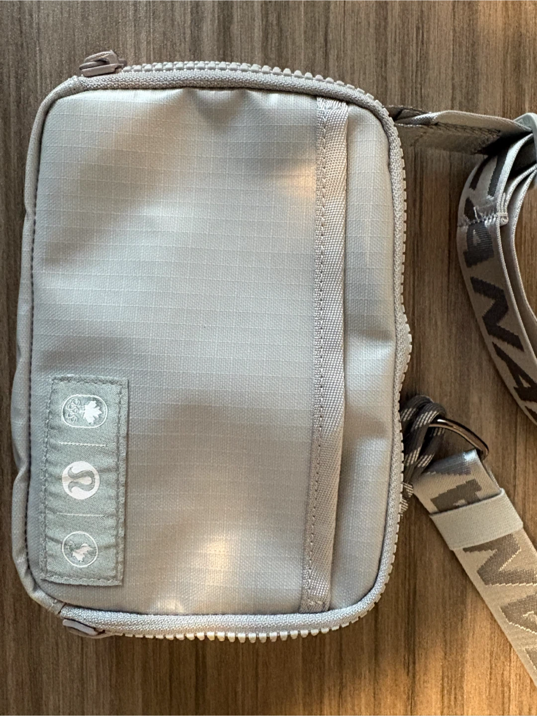 Lululemon Everywhere Belt Bag - Silver