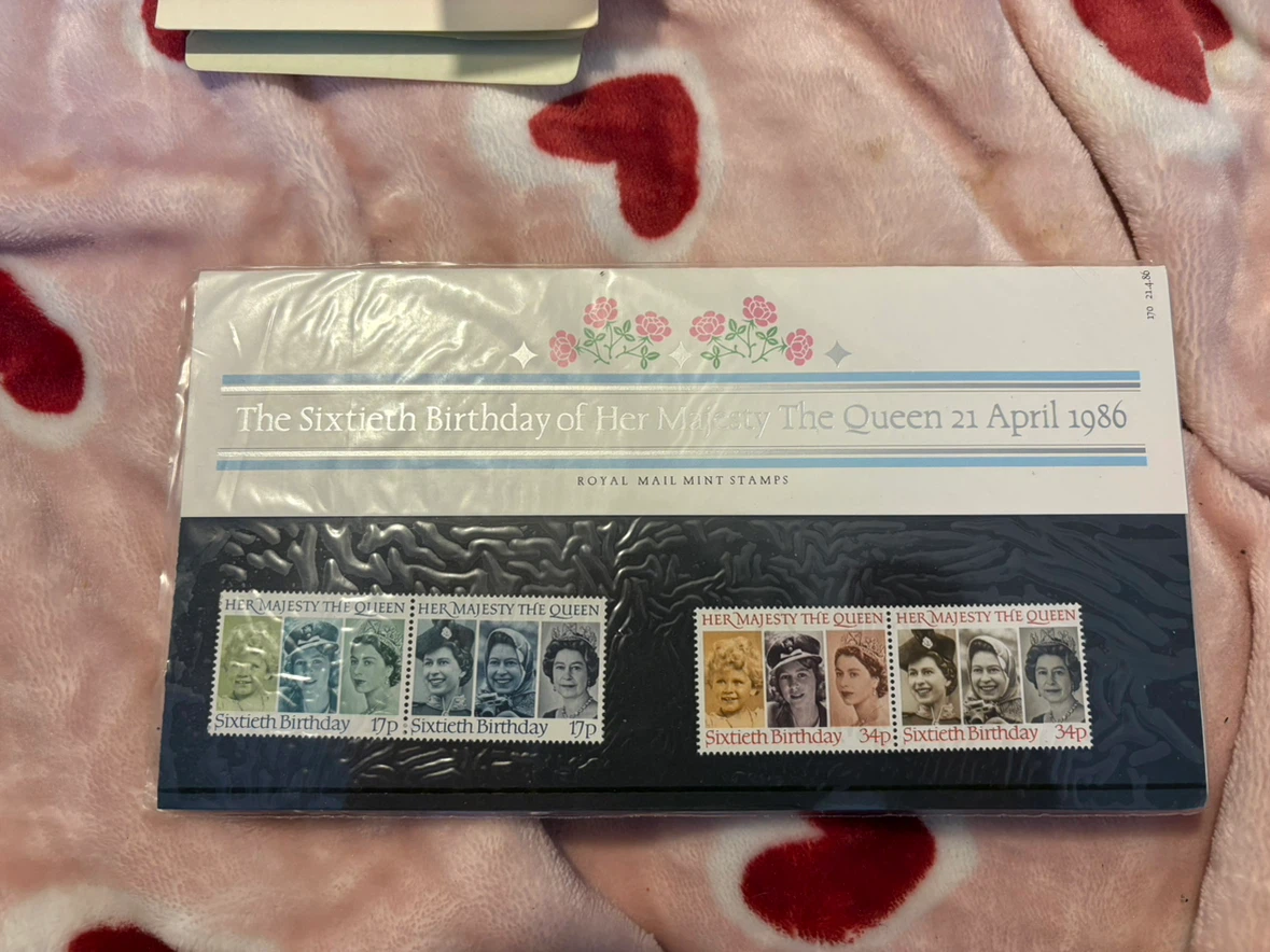 Royal Family Stamp Collection - Elizabeth II & Princess Diana - photo 3