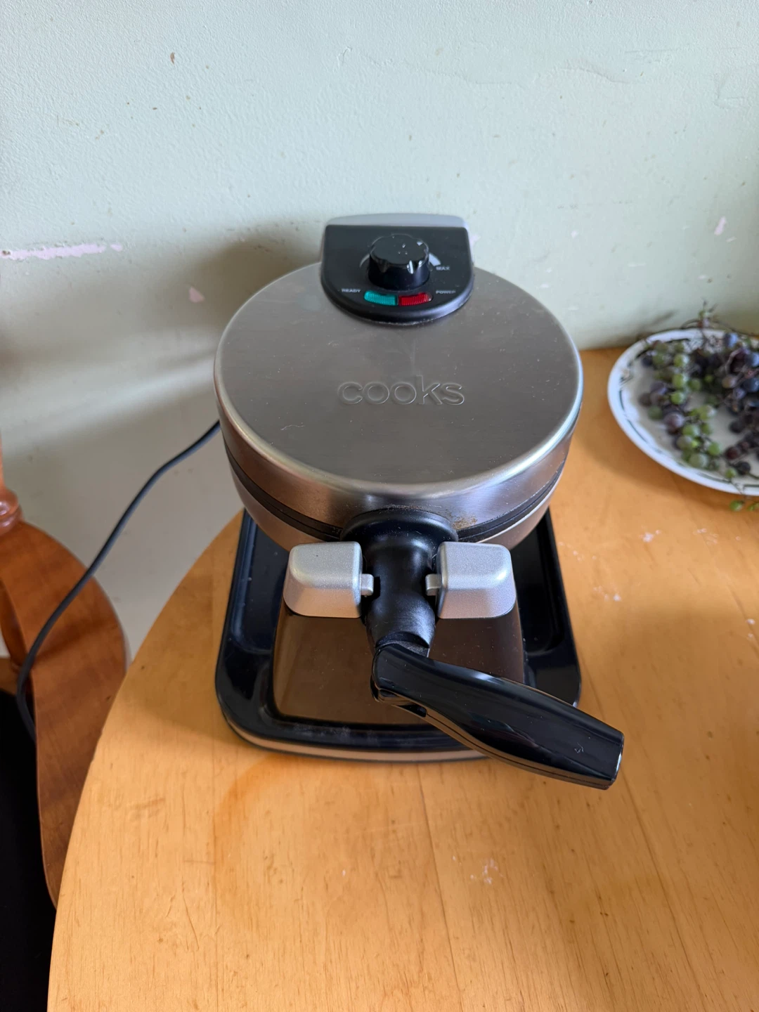 Cooks Waffle Maker - photo 2
