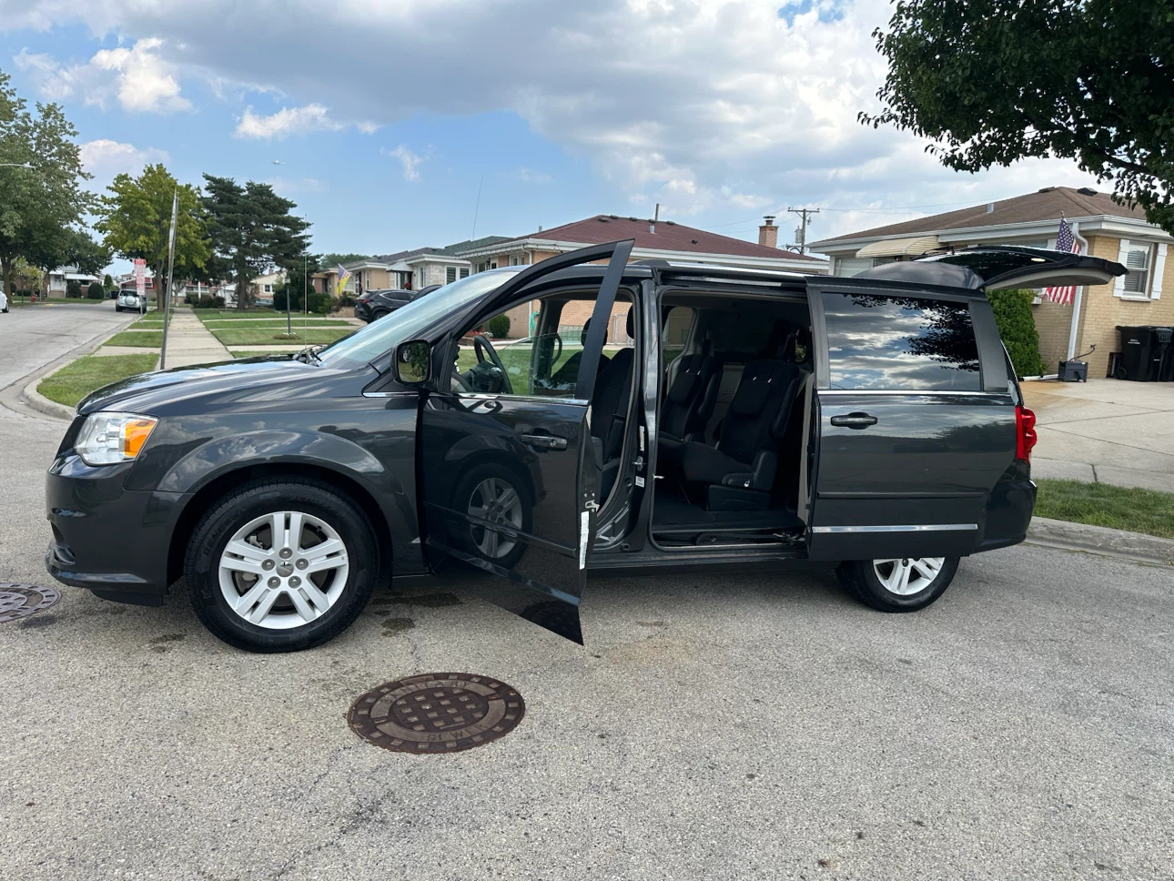 2012 Dodge Grand Caravan 63,000 miles well keep - photo 2