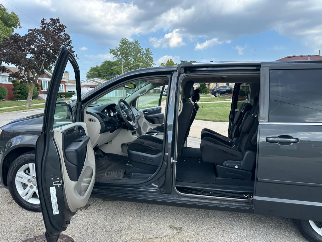 2012 Dodge Grand Caravan 63,000 miles well keep - photo 3