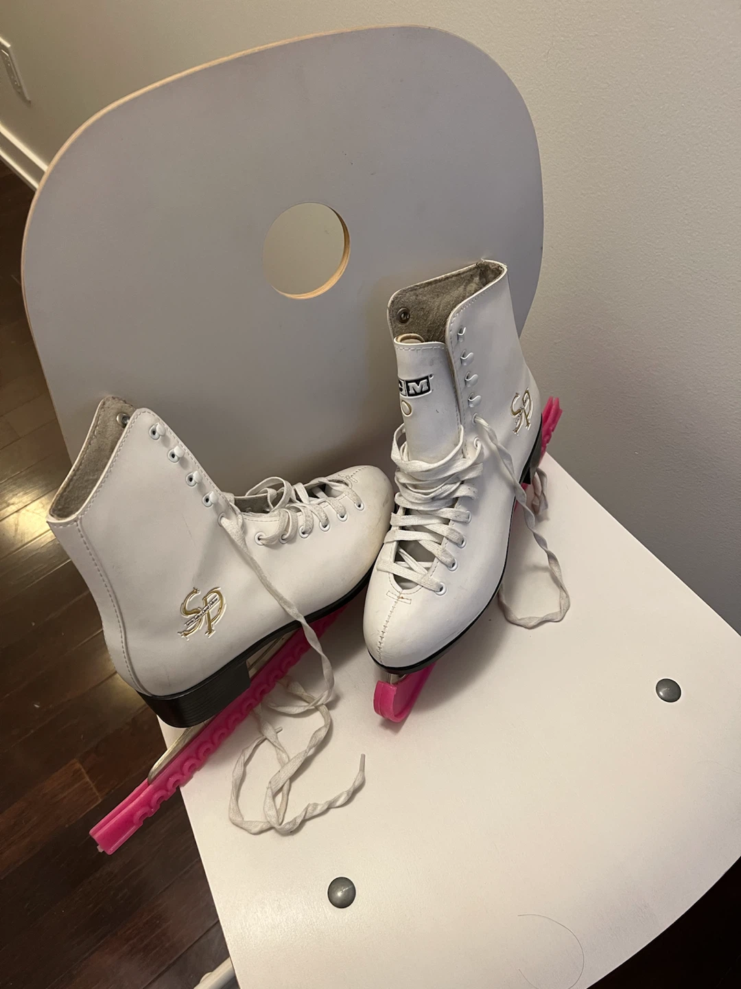 White Figure Skates with Carry Bag - photo 3