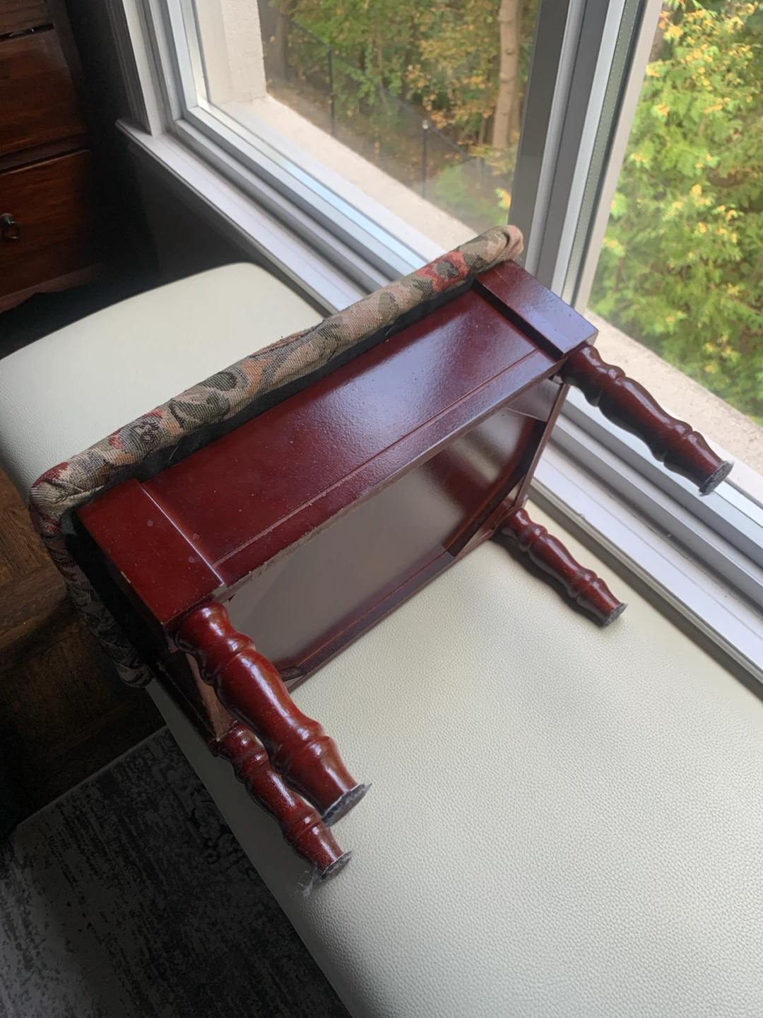 Footstool with floral tapestry - photo 3