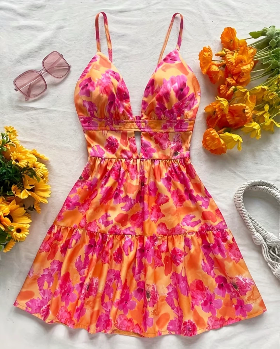 Brand New Floral Mini Dress. Size Large