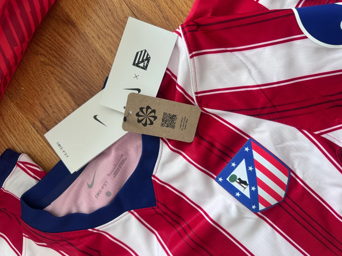 BRAND NEW Lee Kang In Atletico Madrid exclusive jersey - photo 3