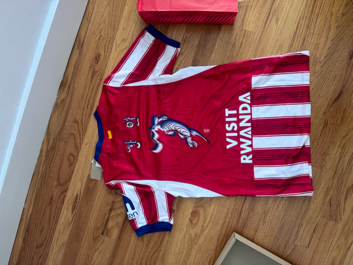 BRAND NEW Lee Kang In Atletico Madrid exclusive jersey - photo 2