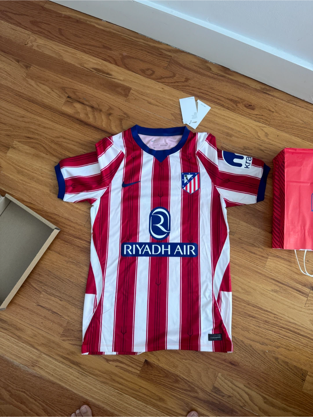 BRAND NEW Lee Kang In Atletico Madrid exclusive jersey