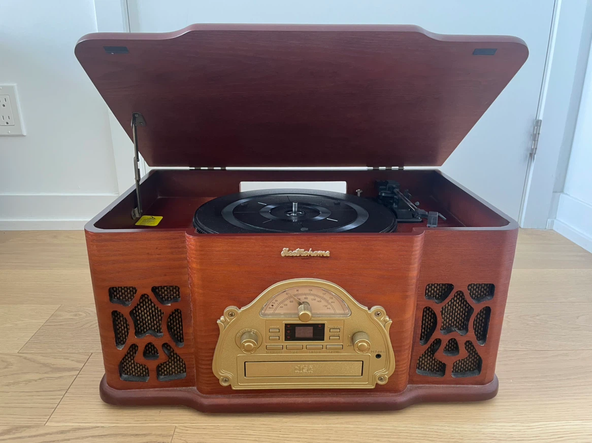 Electrohome Record Player with CD and Radio - photo 2
