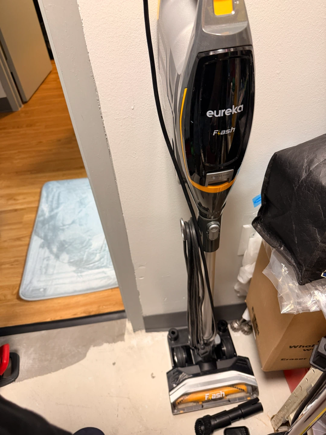 Eureka Flash Stick Vacuums - photo 2