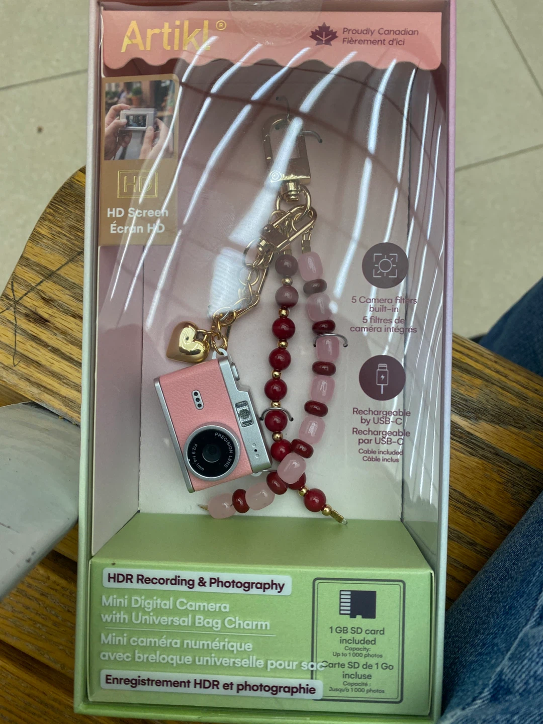 Artikl Pink Mini Digital Camera with Universal Bag Charm