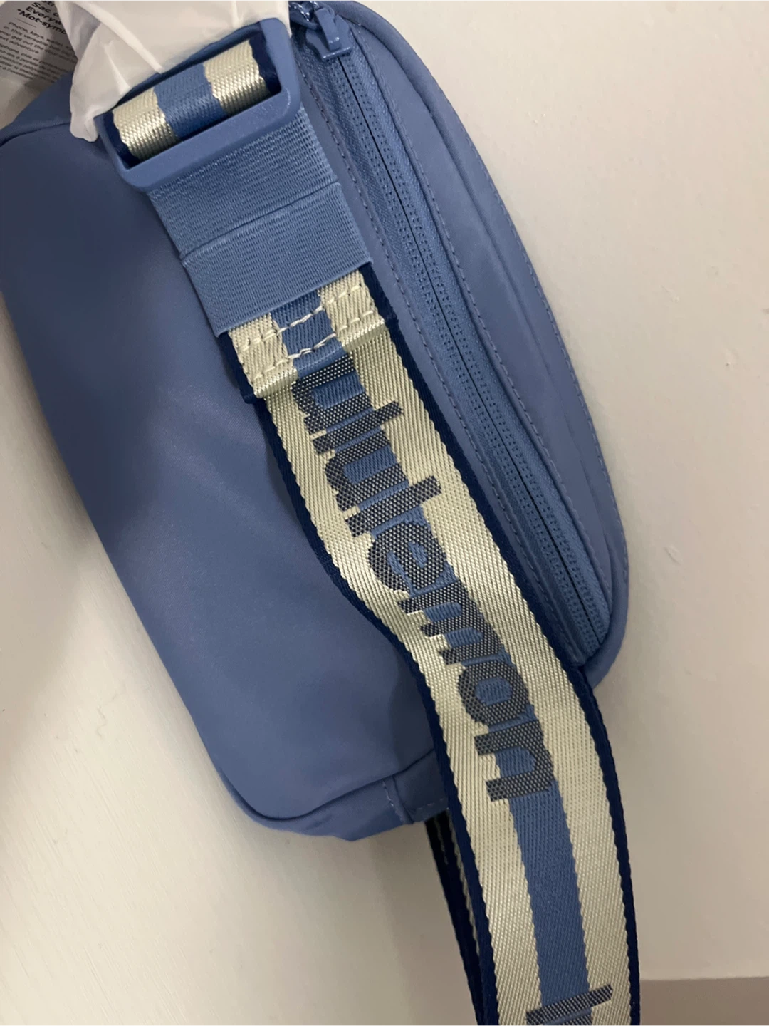 Lululemon Everywhere Belt Bag - Striped Wordmark - photo 2