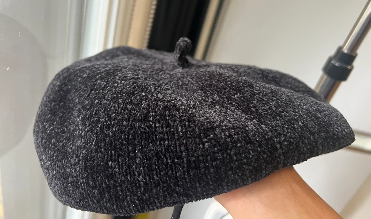 French Beret Hats (x2) with free winter headwear - photo 4