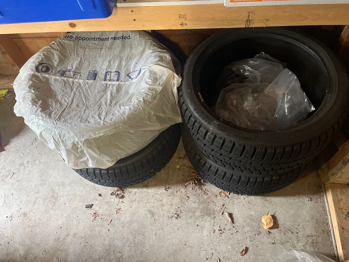 4 X Winter Tires - 235/40R18 - photo 2