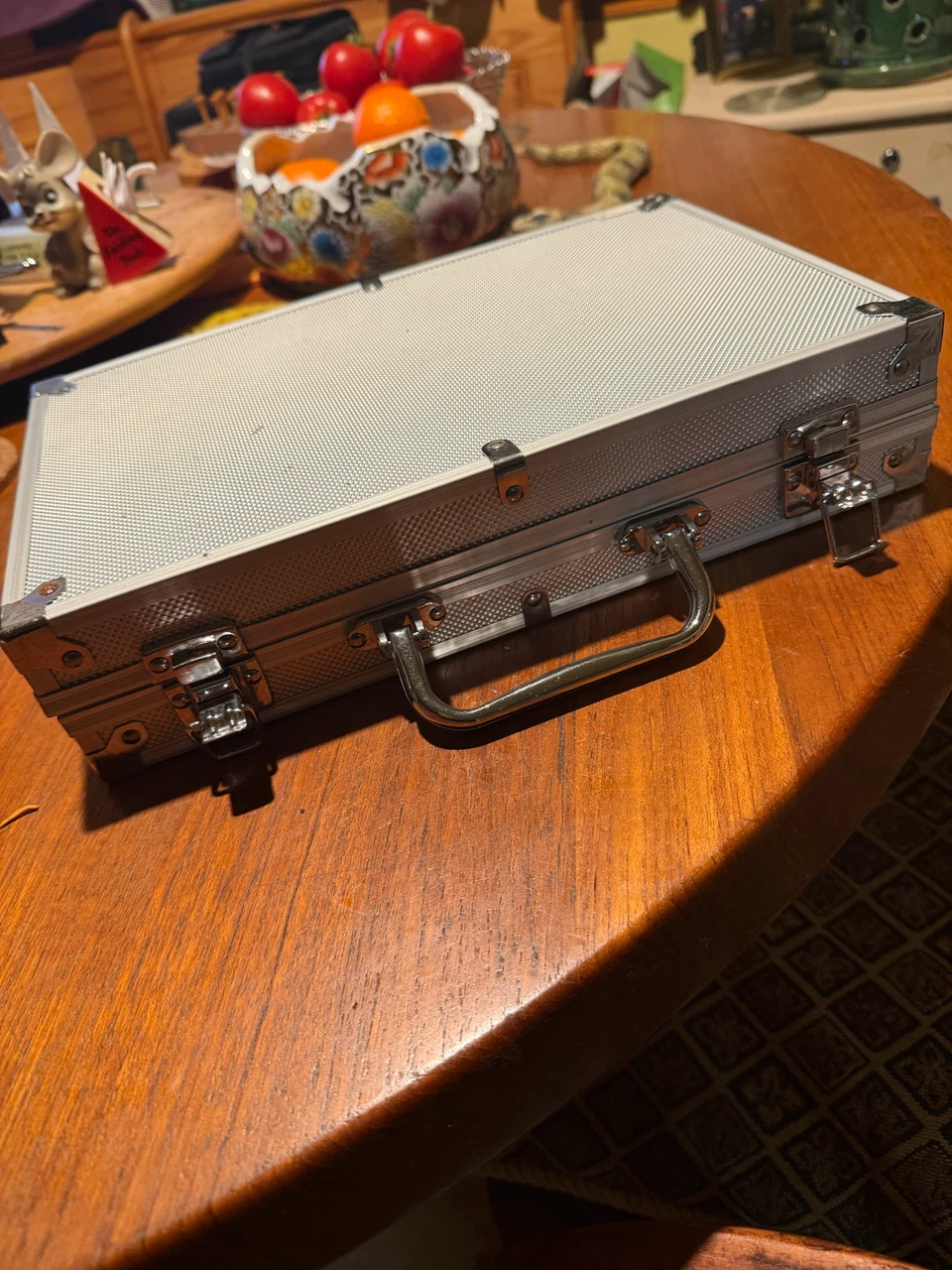 Cardinal poker set in its alumimum case - photo 2