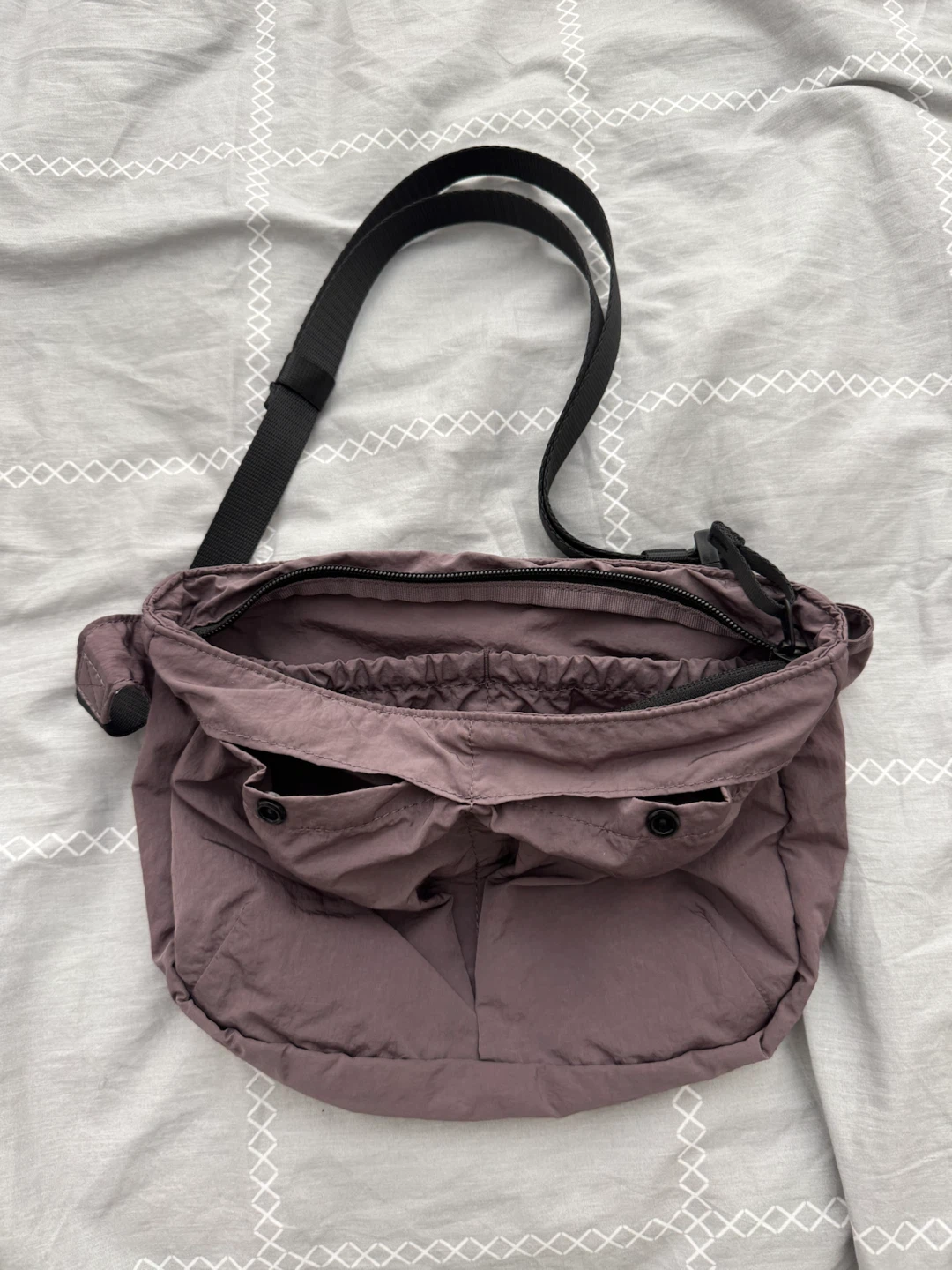 Uniqlo Purple Nylon Shoulder Bag - photo 2