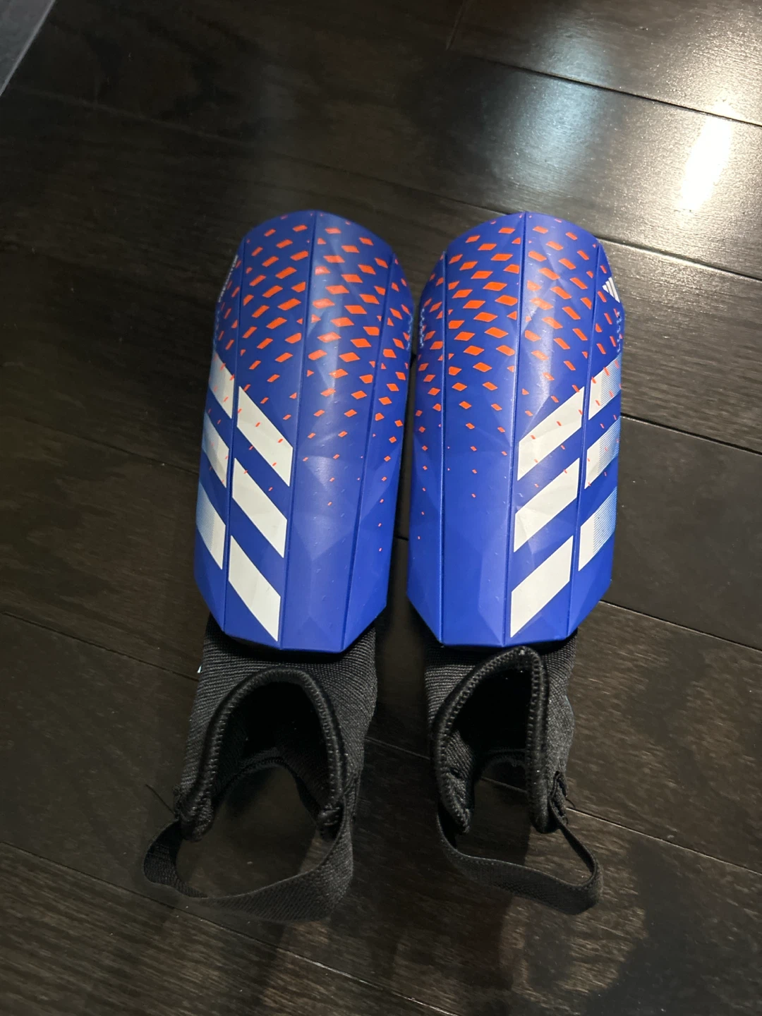 NEVER WORN Adidas Predator SG Match Shin Guards - Size S