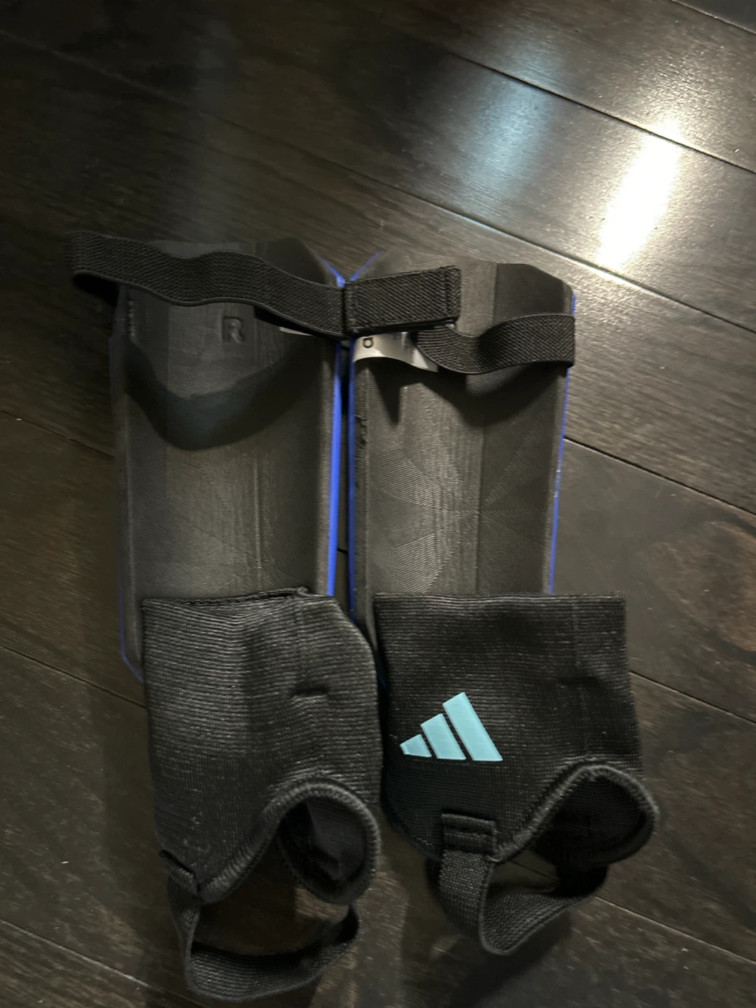 NEVER WORN Adidas Predator SG Match Shin Guards - Size S - photo 2