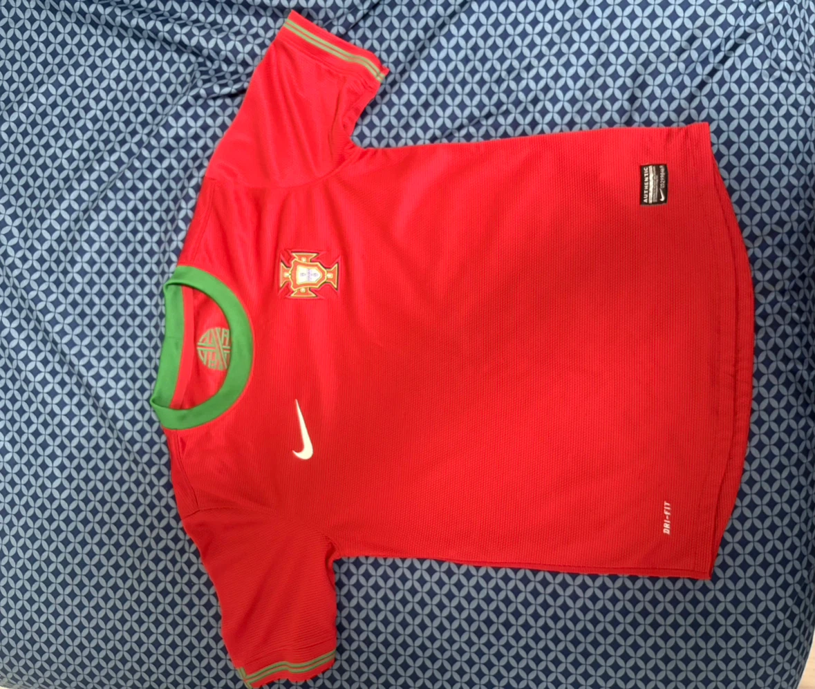 Nike Portugal Dri-FIT Youth Meduim Soccer Jersey