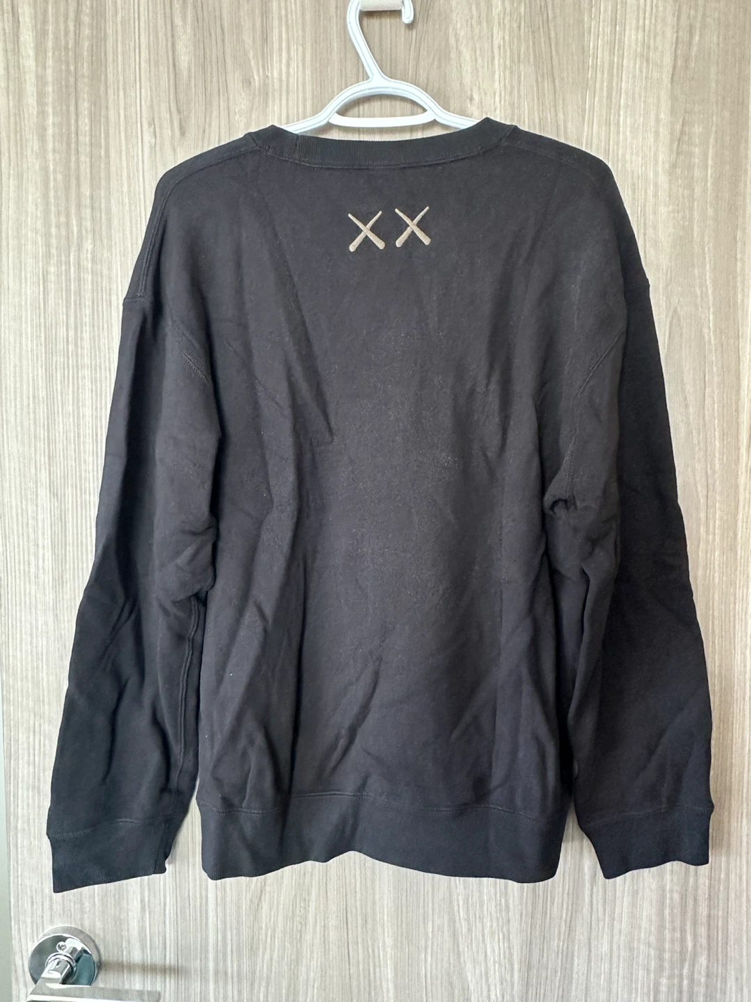 Uniqlo UT x KAWS Crewneck Sweatshirt Size L - photo 3