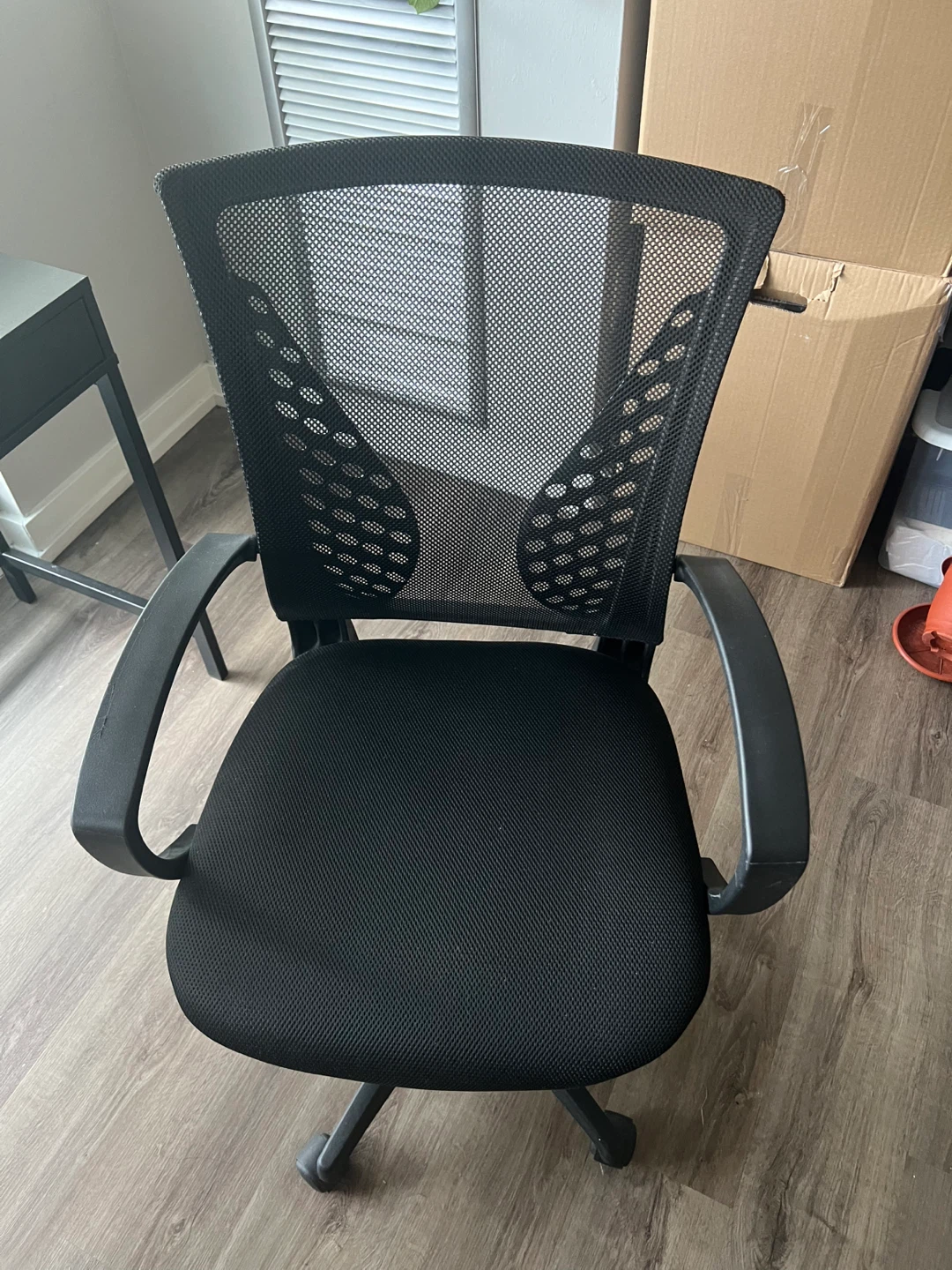 Black Mesh Office Chair - photo 2