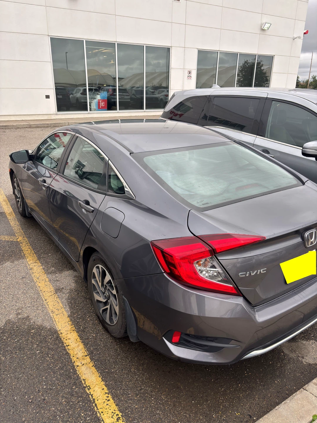 2020 Honda Civic, clean CARFAX, dealership maintained - photo 2