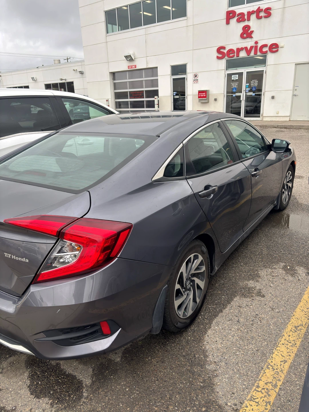 2020 Honda Civic, clean CARFAX, dealership maintained - photo 3