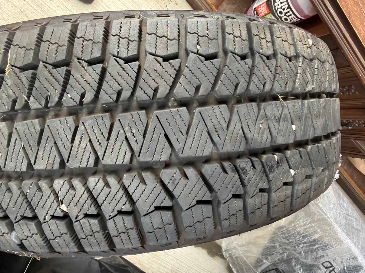 Bridgestone Winter Tires - 205/55R16 - photo 2