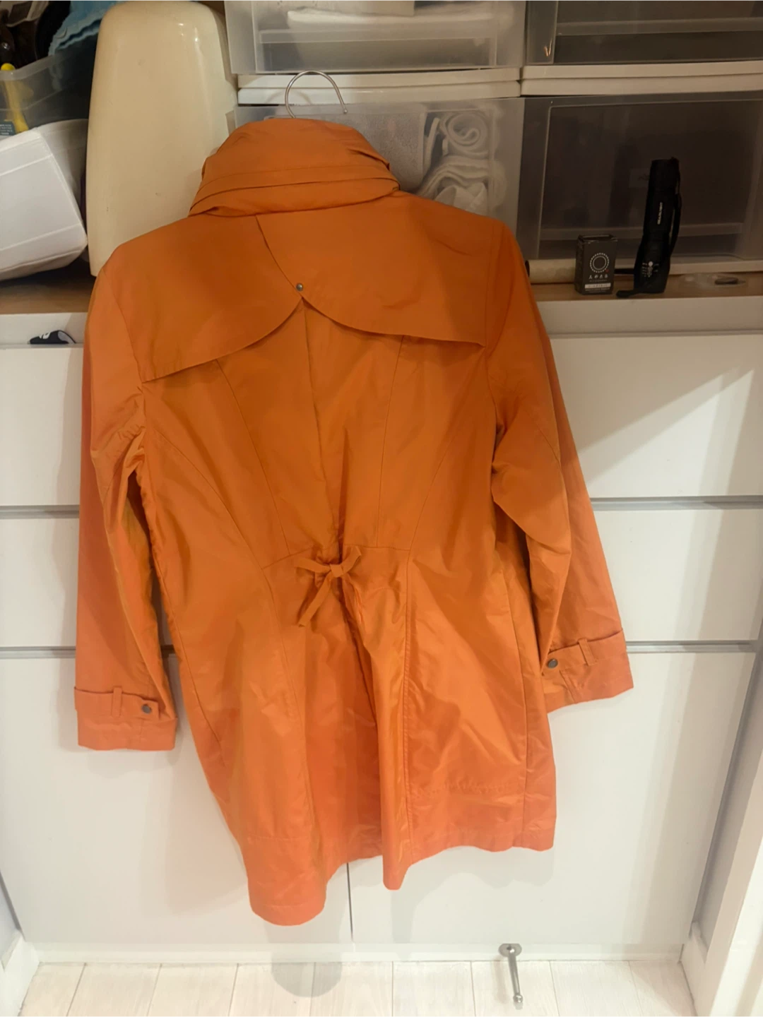 NWT Cole Haan Women’s Orange Rain Coat with Packable Hood M - photo 4