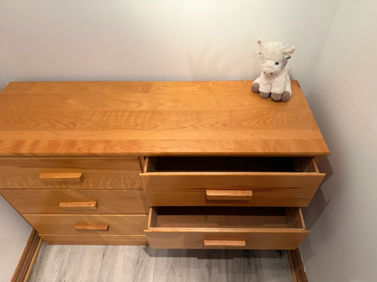 Wooden 6-Drawer Dresser
