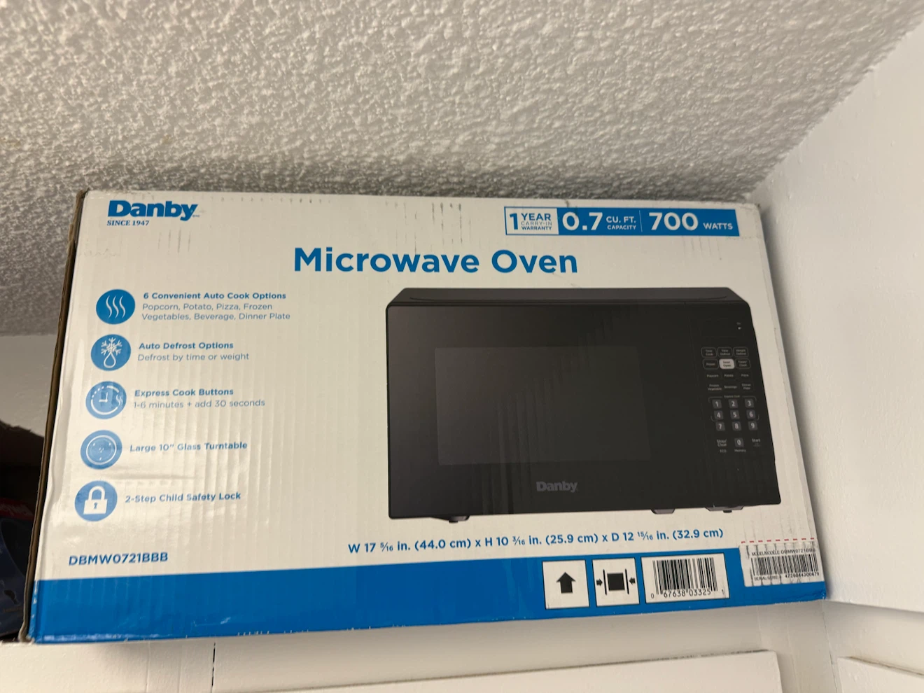 Danby 0.7 cu. ft. Microwave Oven - photo 3