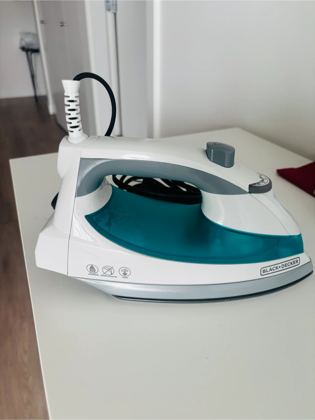 BLACK+DECKER Steam Iron