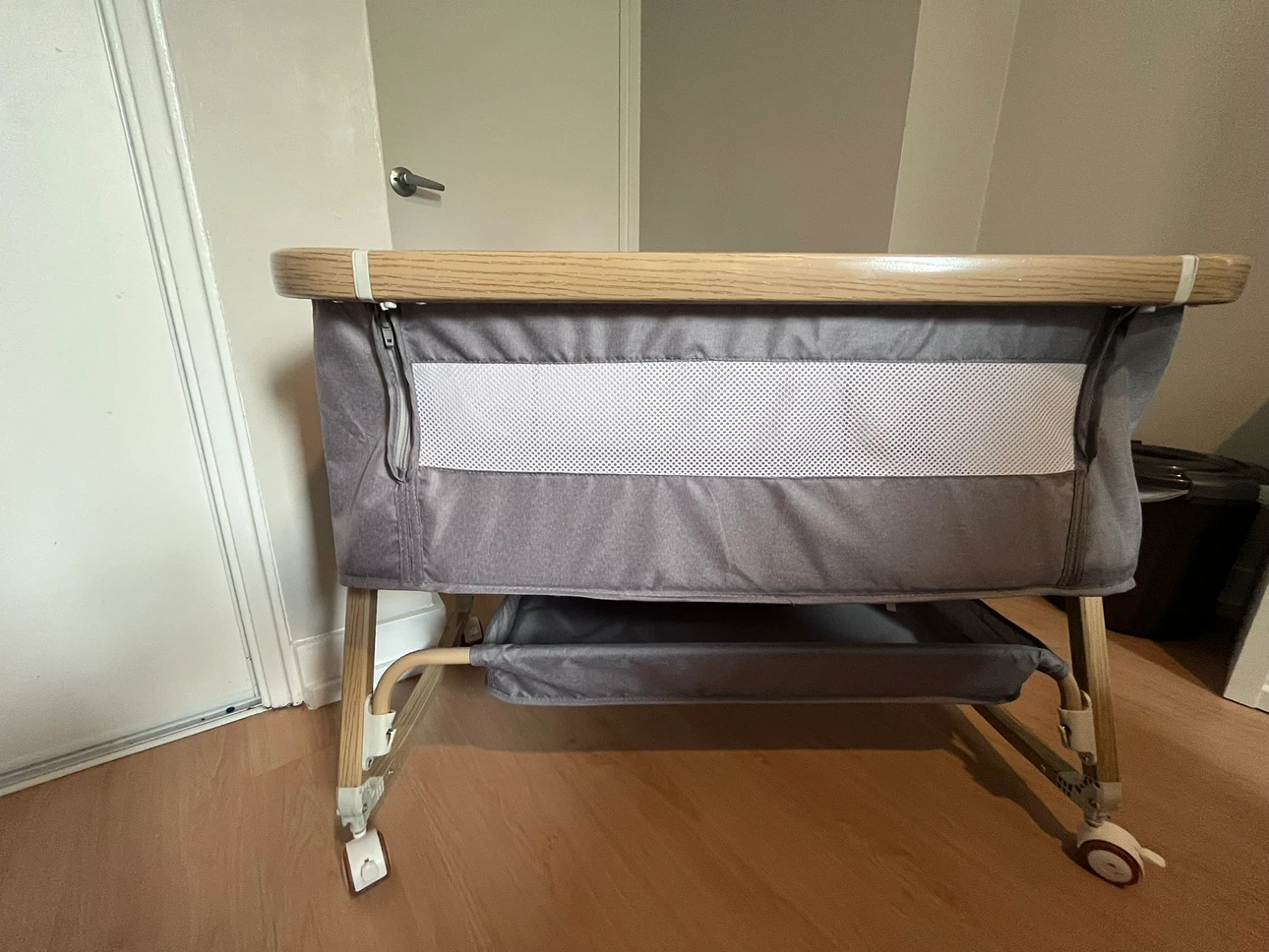 Newborn Bedside Bassinet – Rarely Used – Excellent Condition - photo 5