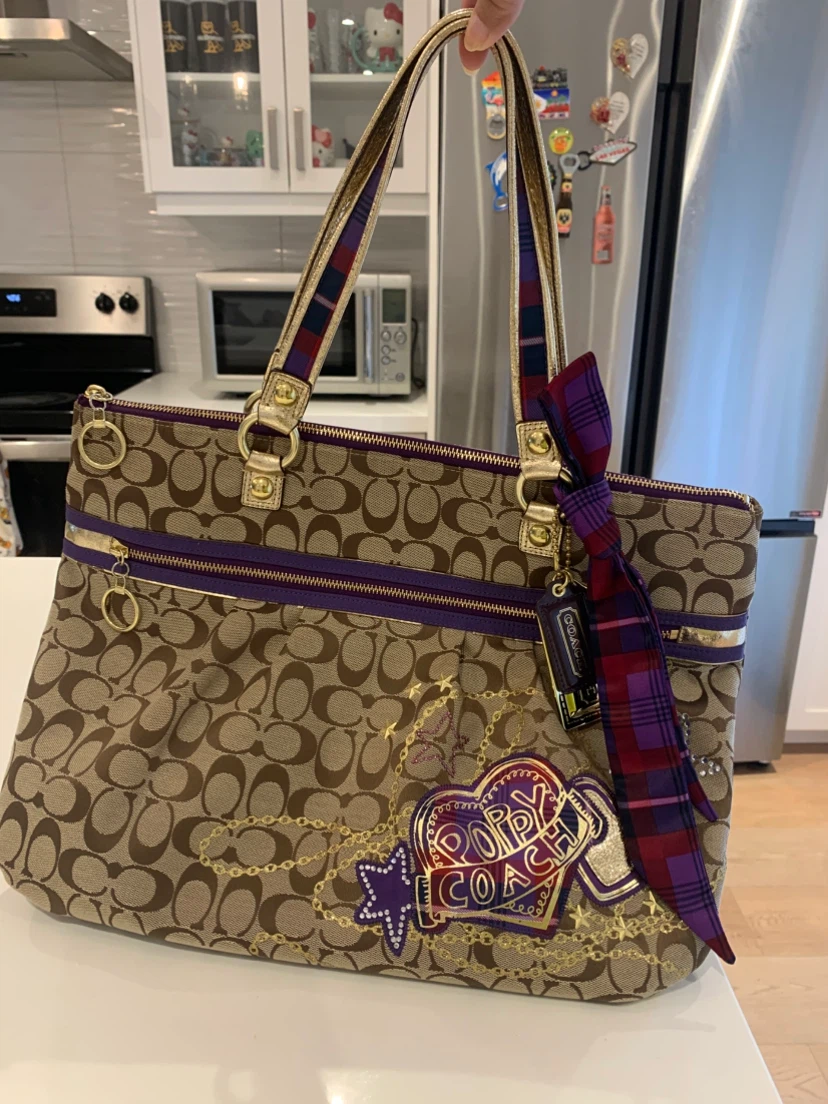 ✨ Coach Poppy Signature Tartan Appliqué Glam Tote ✨