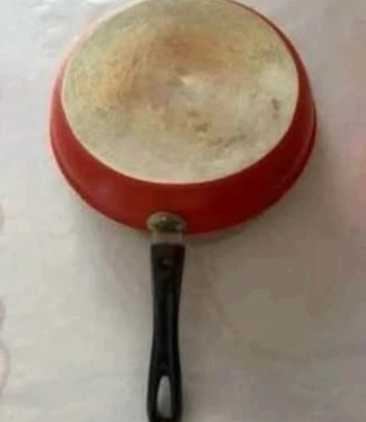Small and big frying pan (Okay condition) (Both for Free) - photo 3