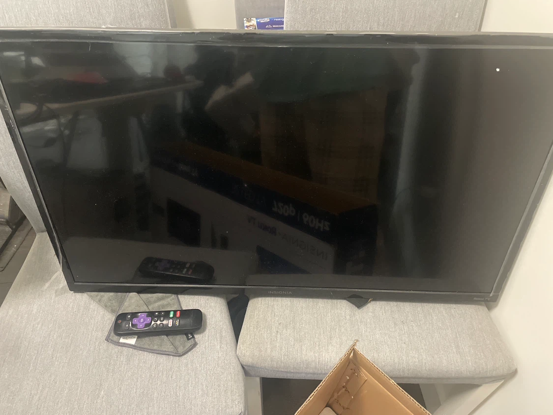 Insignia Roku TV 32" LED 720p - photo 3