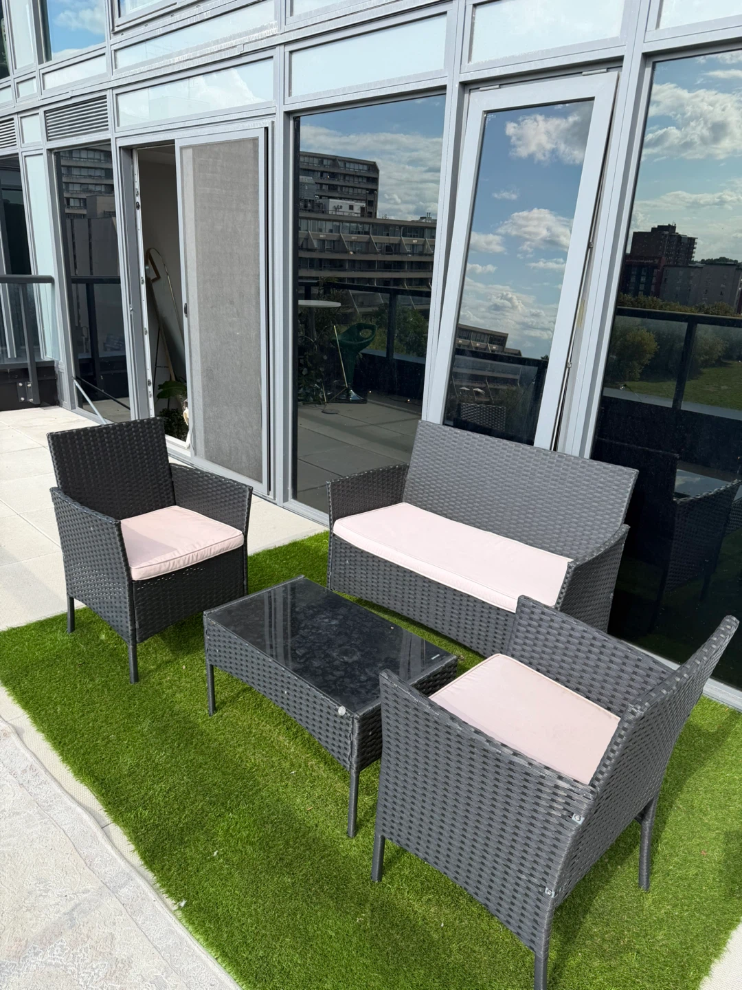 Patio furniture/ set of 4 seats one table - photo 3