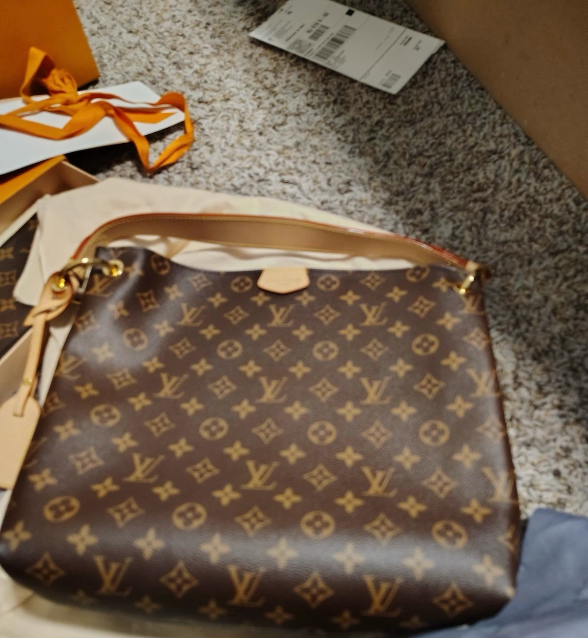 LOUIS VUITTON HANDBAG - photo 2