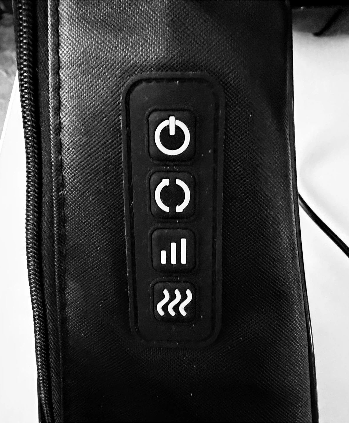 Mirakel Massager with Heat and 2 Outlet Options - photo 3