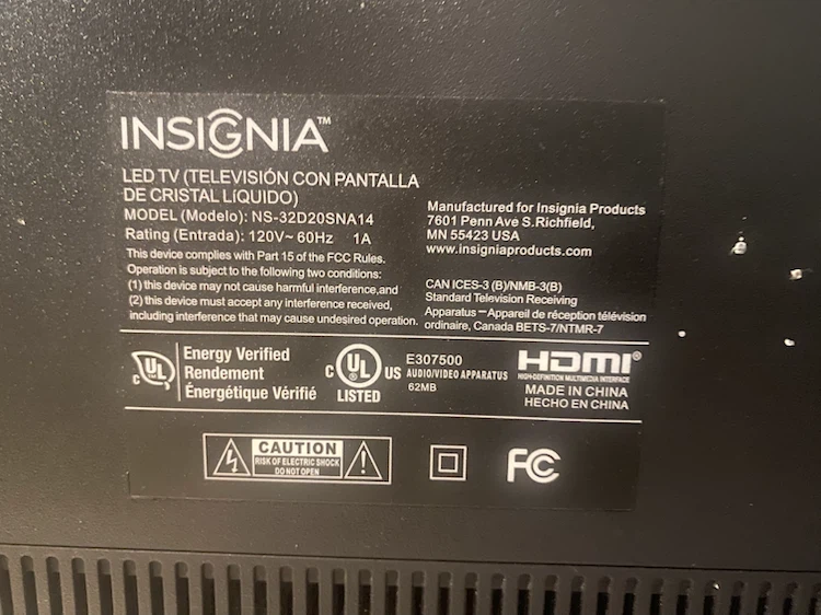 Insignia 32" LED TV - photo 3
