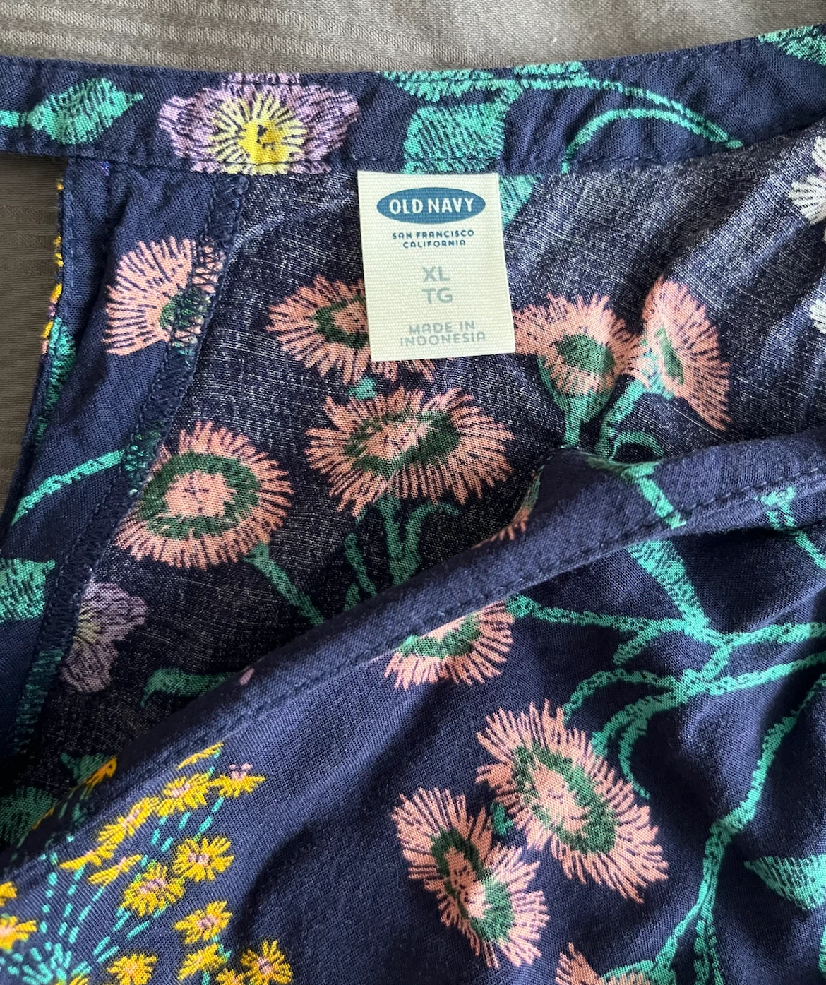 3 Patterned Tank Tops - XL - photo 5