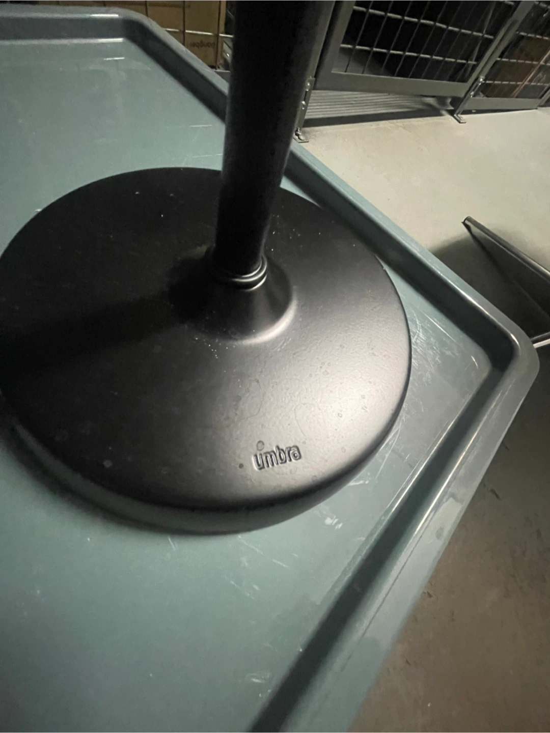 Umbra black paper towel holder - photo 3