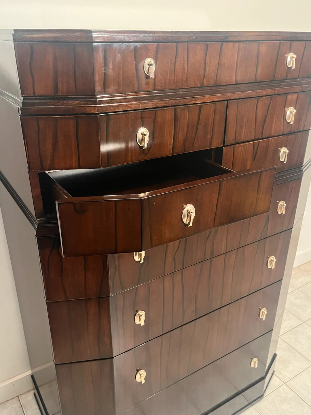 Large luxury Ralph Lauren Dresser - photo 5