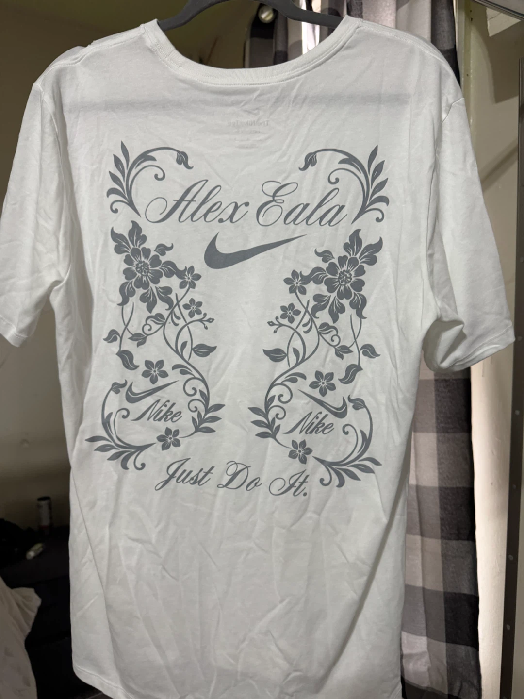 Nike alex eala signed T-Shirt Size G